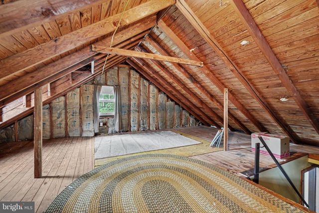 28 E PINE ST, Mount Holly Springs, PA 17065