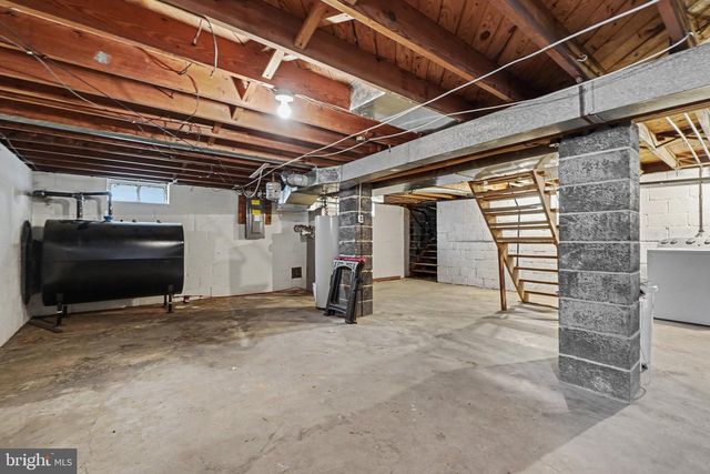 28 E PINE ST, Mount Holly Springs, PA 17065