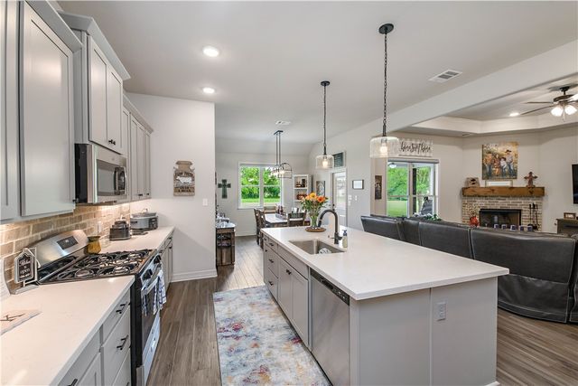 10398 Bourbon Lane, Bryan, TX 77808
