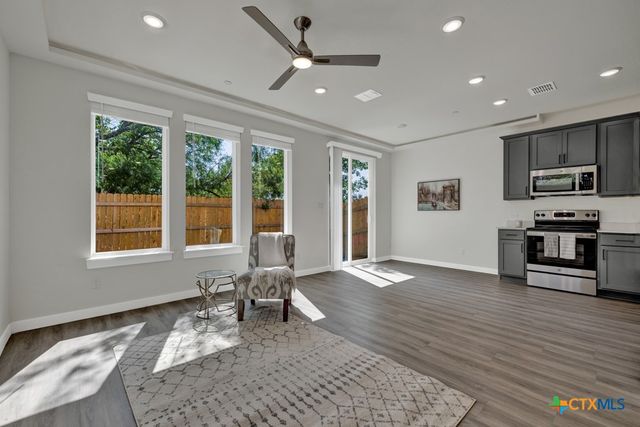 104 Creekside Trail 901, Kyle, TX 78640