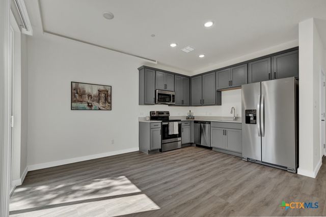 104 Creekside Trail 901, Kyle, TX 78640