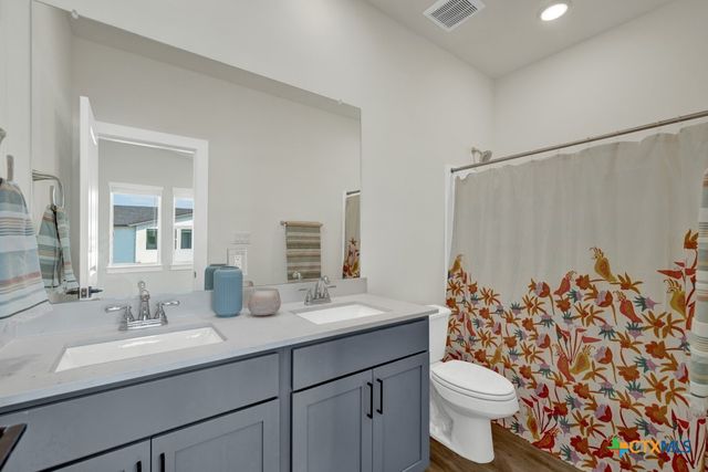 104 Creekside Trail 901, Kyle, TX 78640