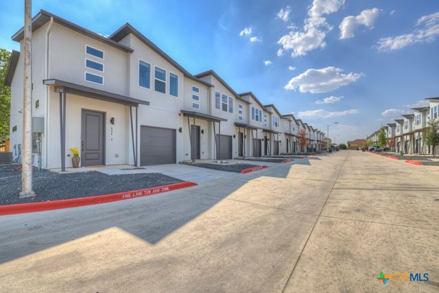 104 Creekside Trail 901, Kyle, TX 78640