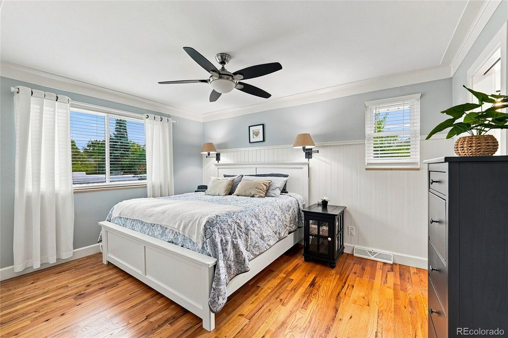 Image 15 of property listing at 690 E Davies Avenue, Centennial, CO 80122