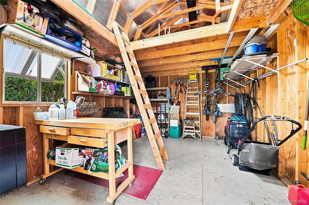 Image 35 of property listing at 690 E Davies Avenue, Centennial, CO 80122
