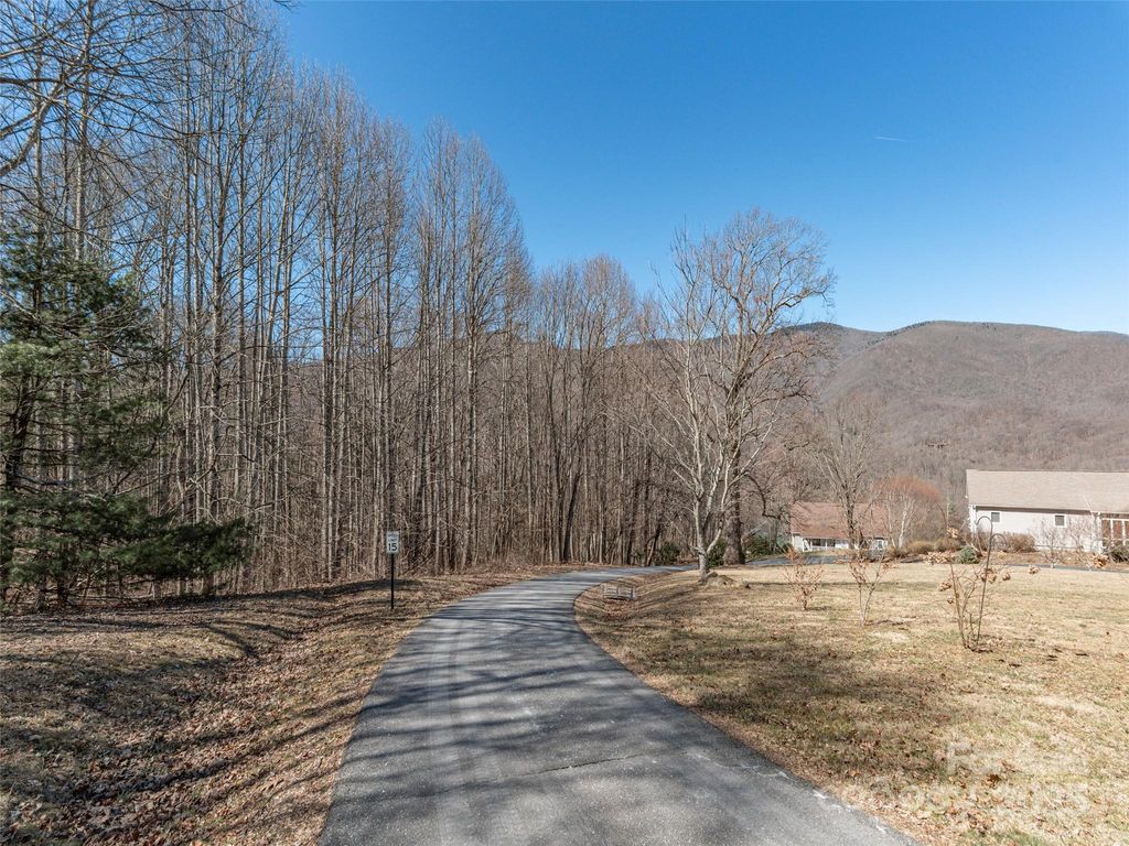 00 Sams Trail 27, Waynesville, NC 28786