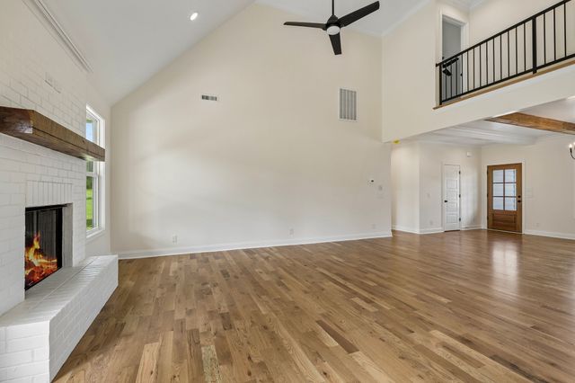 1990 Chicken Rd, Lebanon, TN 37090
