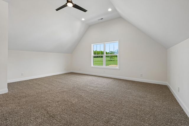 1990 Chicken Rd, Lebanon, TN 37090