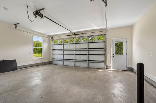 1990 Chicken Rd, Lebanon, TN 37090