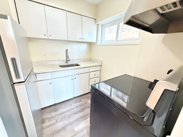 1400 chicago Avenue 408, Evanston, IL 60201