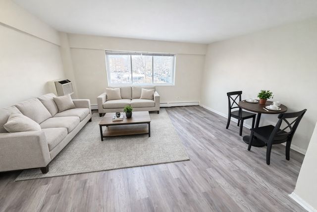 1400 chicago Avenue 408, Evanston, IL 60201