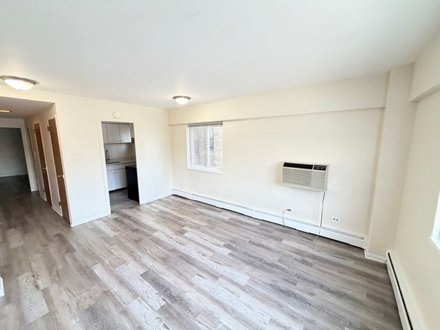 1400 chicago Avenue 408, Evanston, IL 60201