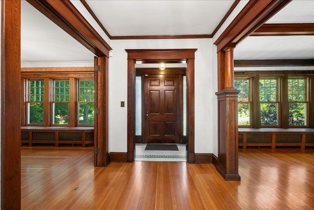 1140 Northampton St, Holyoke, MA 01040