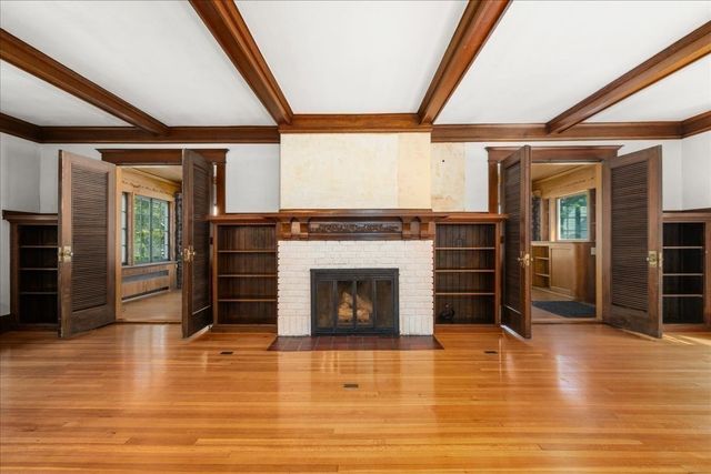 1140 Northampton St, Holyoke, MA 01040