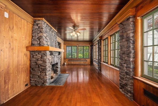 1140 Northampton St, Holyoke, MA 01040