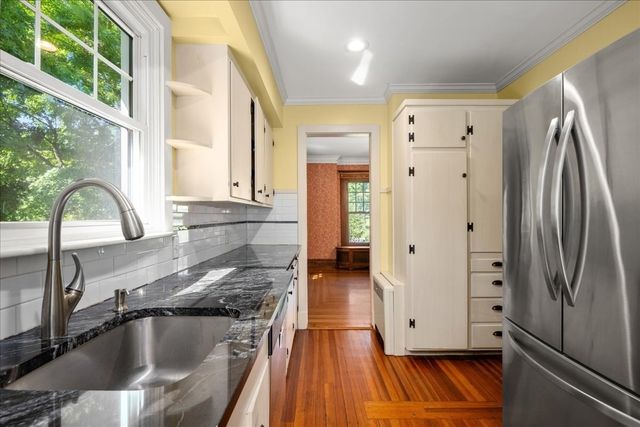 1140 Northampton St, Holyoke, MA 01040