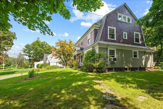 1140 Northampton St, Holyoke, MA 01040