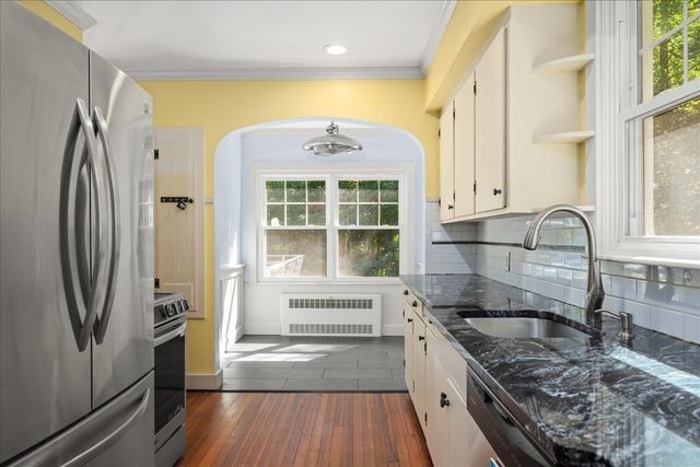 1140 Northampton St, Holyoke, MA 01040