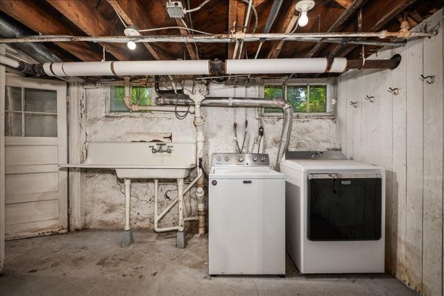 1140 Northampton St, Holyoke, MA 01040