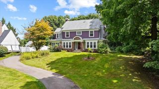 1140 Northampton St, Holyoke, MA 01040