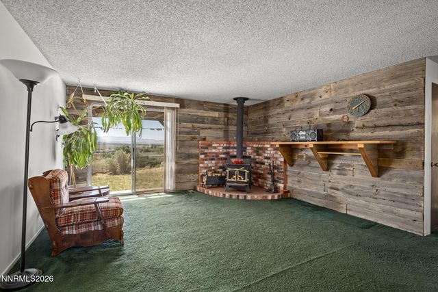 881 Amador Circle, Carson City, NV 89705