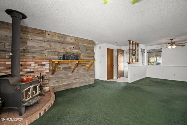 881 Amador Circle, Carson City, NV 89705
