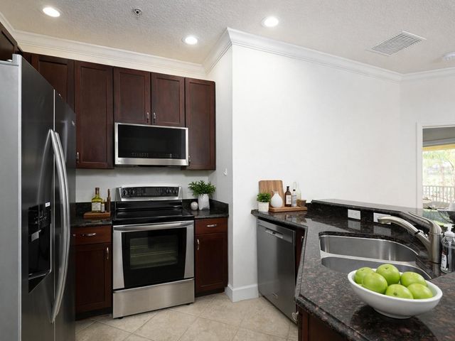 7919 LIMESTONE LANE 13-204, Sarasota, FL 34233