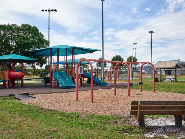 7919 LIMESTONE LANE 13-204, Sarasota, FL 34233