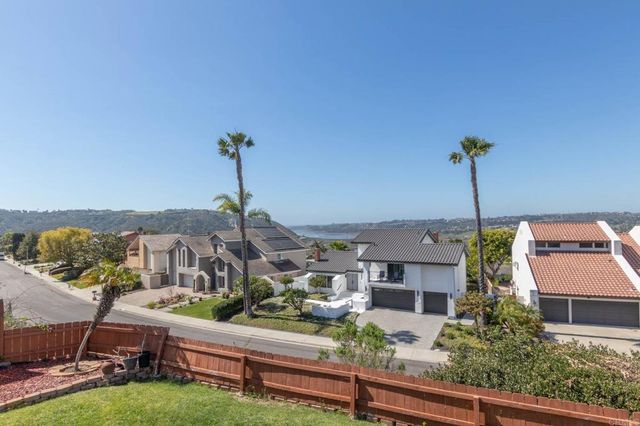 2124 Pintoresco Court, Carlsbad, CA 92009