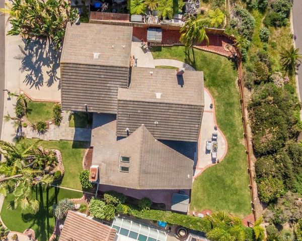 2124 Pintoresco Court, Carlsbad, CA 92009