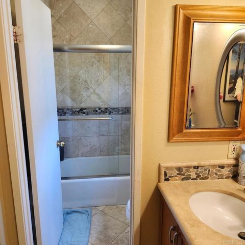 2124 Pintoresco Court, Carlsbad, CA 92009