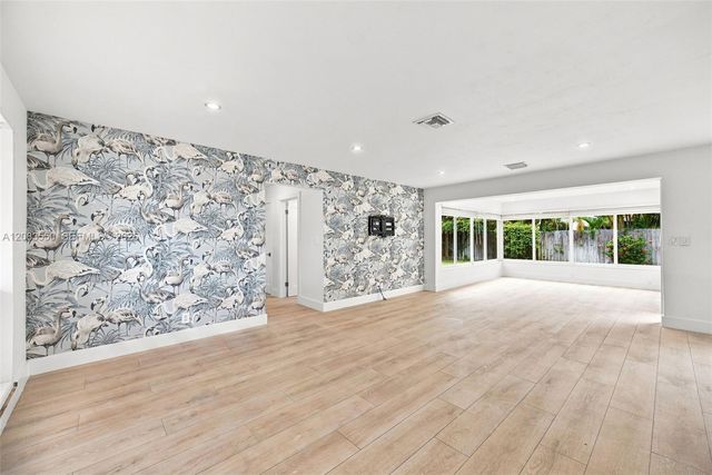 807 SE 9th Terrace, Deerfield Beach, FL 33441
