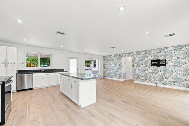 807 SE 9th Terrace, Deerfield Beach, FL 33441