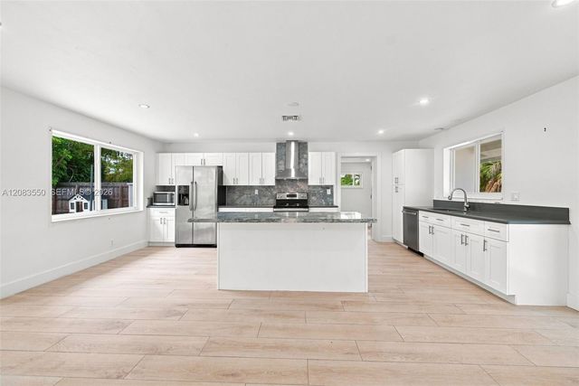 807 SE 9th Terrace, Deerfield Beach, FL 33441
