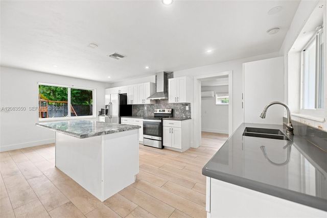 807 SE 9th Terrace, Deerfield Beach, FL 33441