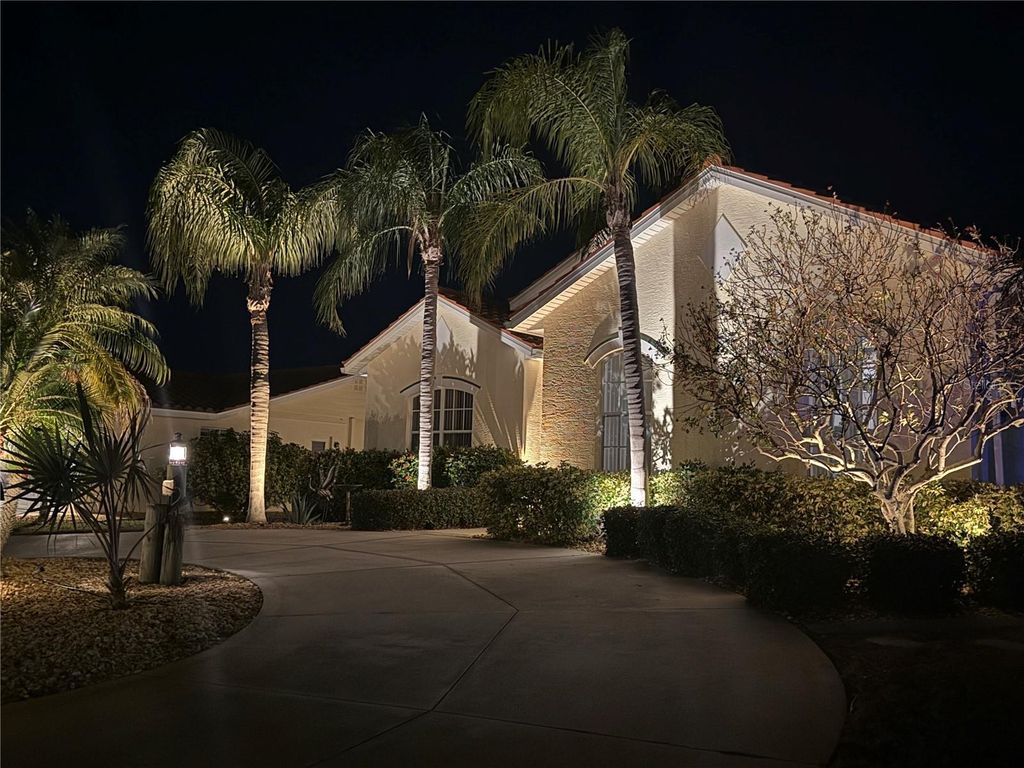 Image 1 of property listing at 25 WINDSOR DRIVE, Englewood, FL 34223