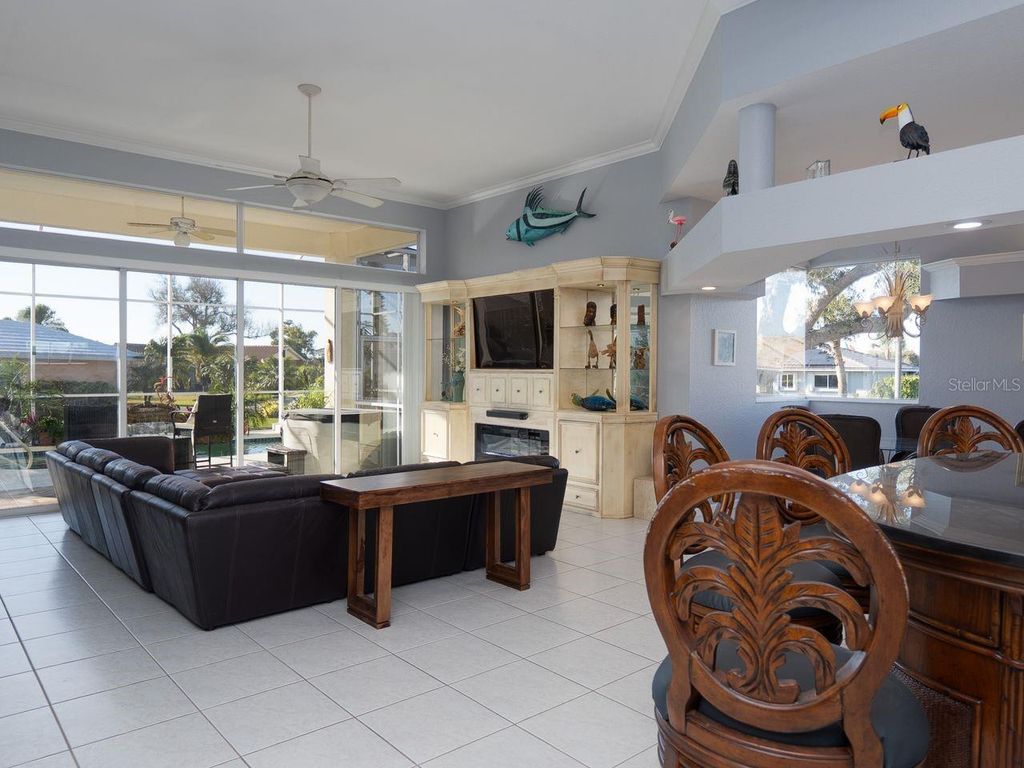 Image 2 of property listing at 25 WINDSOR DRIVE, Englewood, FL 34223