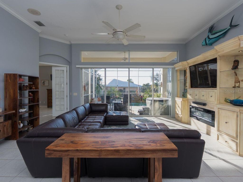 Image 16 of property listing at 25 WINDSOR DRIVE, Englewood, FL 34223