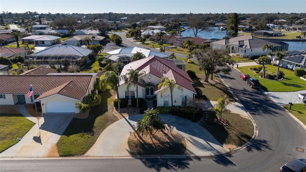 Image 47 of property listing at 25 WINDSOR DRIVE, Englewood, FL 34223