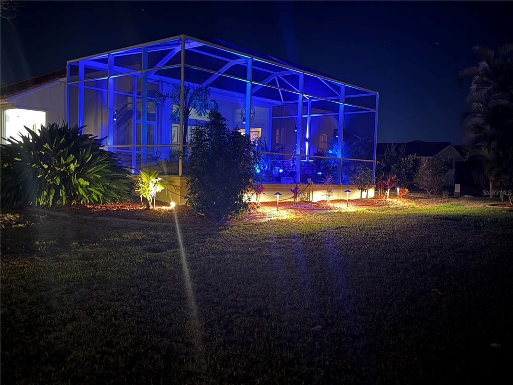 Image 6 of property listing at 25 WINDSOR DRIVE, Englewood, FL 34223