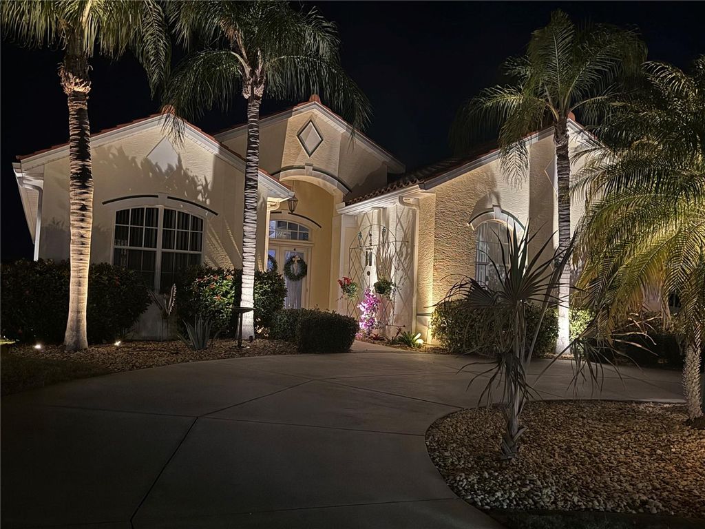 Image 59 of property listing at 25 WINDSOR DRIVE, Englewood, FL 34223