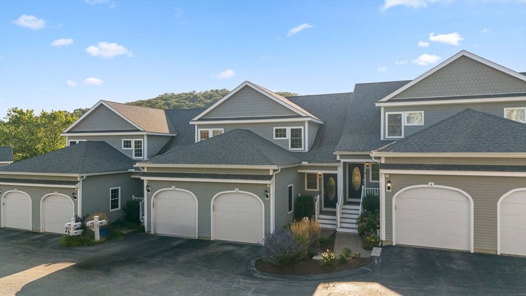 10 Eastern Point Drive 10, Shrewsbury, MA 01545