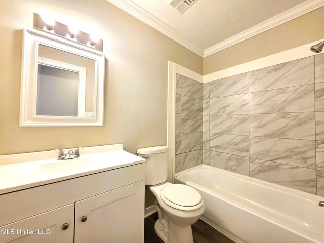 16301 Trenton Drive, Biloxi, MS 39532