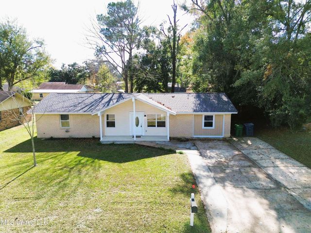 16301 Trenton Drive, Biloxi, MS 39532
