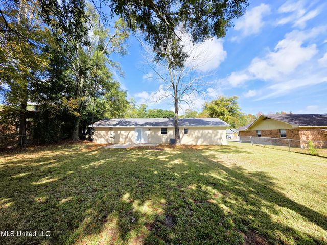 16301 Trenton Drive, Biloxi, MS 39532