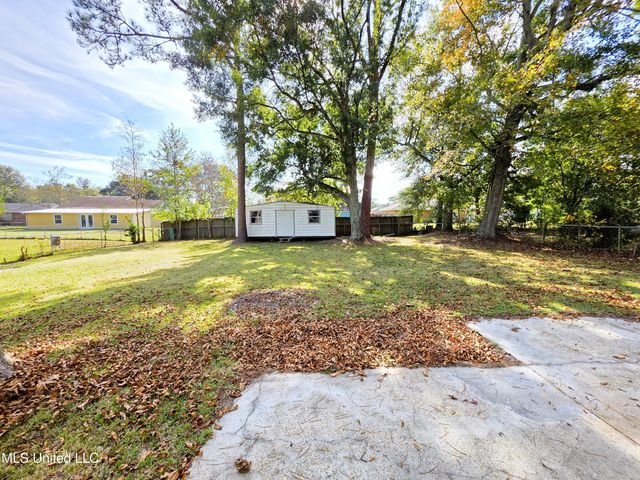 16301 Trenton Drive, Biloxi, MS 39532