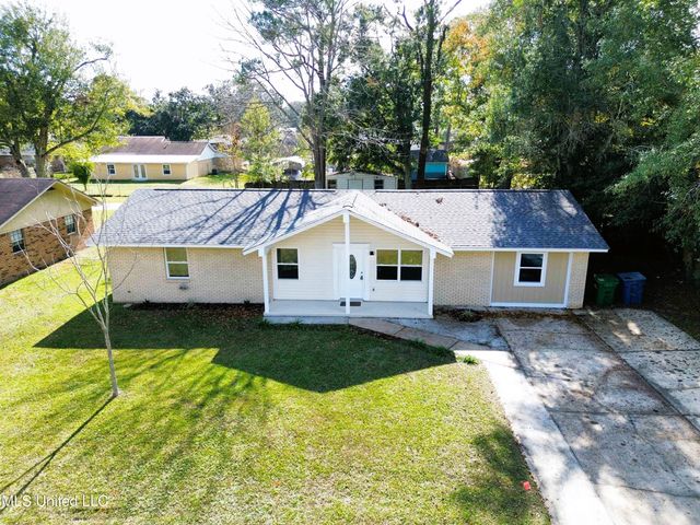 16301 Trenton Drive, Biloxi, MS 39532