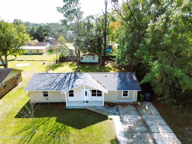 16301 Trenton Drive, Biloxi, MS 39532