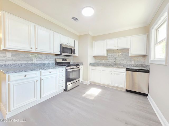 16301 Trenton Drive, Biloxi, MS 39532