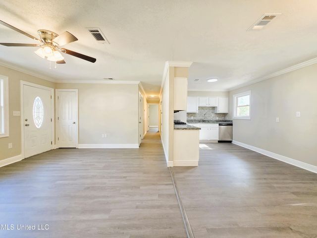 16301 Trenton Drive, Biloxi, MS 39532